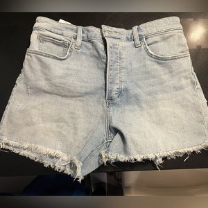NEVER WORN high waisted jeans from Joe’s Jeans! Perfect condition!